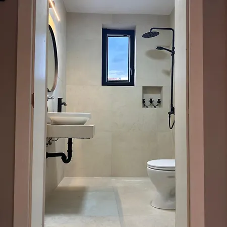 Number 6 Apartman