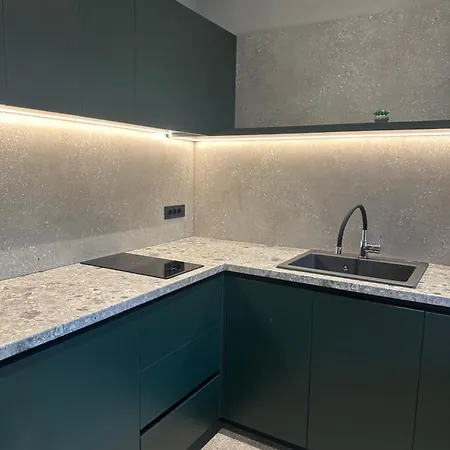 Apartman Number 6