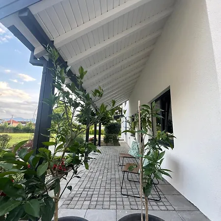 Number 6 Apartman *