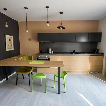 Number 6 Apartman *